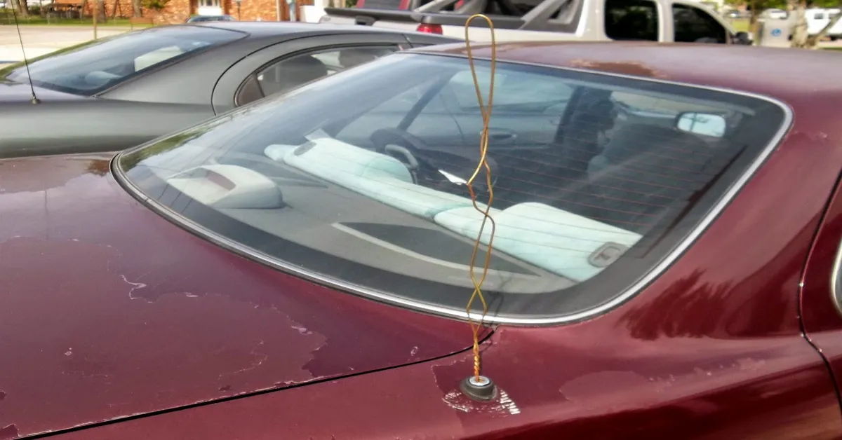 antenna on top of car